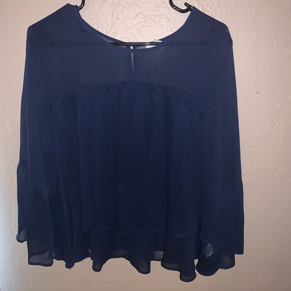 Flowy professional top